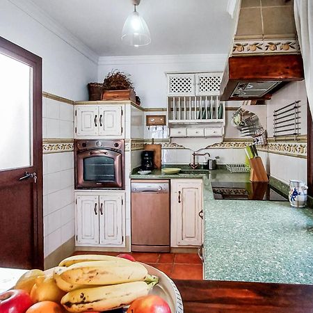 2 Bedroom Cozy Home In Грасалема Екстериор снимка