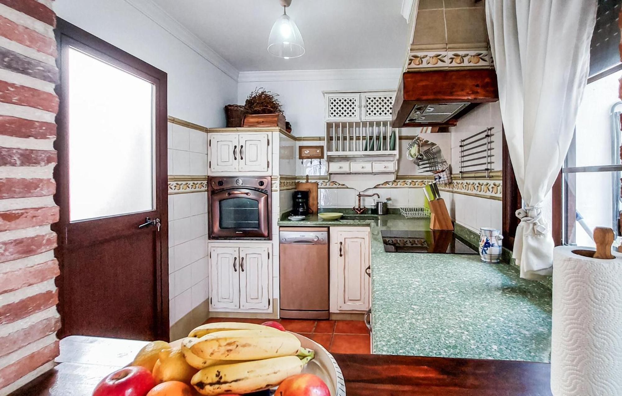 2 Bedroom Cozy Home In Грасалема Екстериор снимка